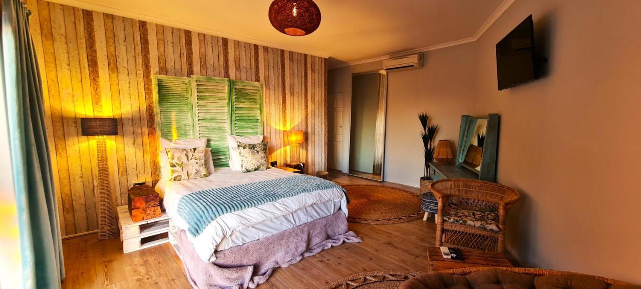 African Vibes Camps Bay Cape Town Exterior photo